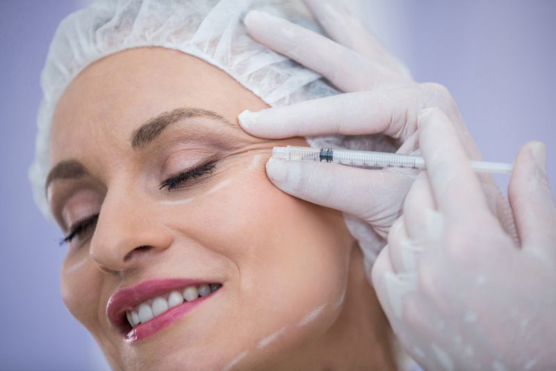 ตcido hialurขnico para las patas de gallo