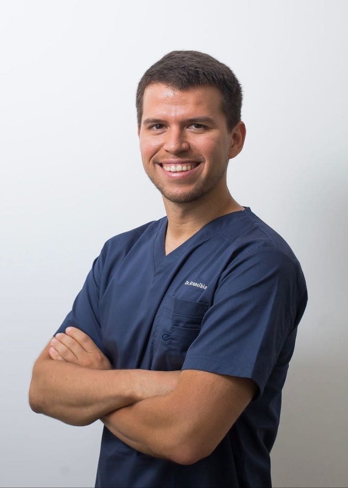 Dr. arancibia mejor cirujano rinoplastia en zaragoza